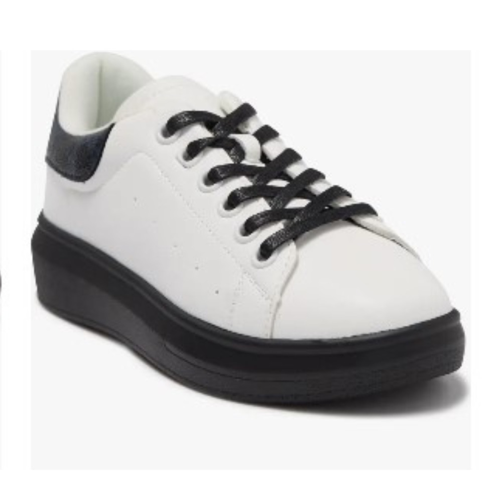Size 11 Low Top Sneaker Platform Sneaker Black & White Platform 11M Lace Up New - Picture 1 of 5